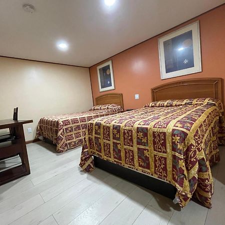 Travelers Motor Lodge North Smithfield Екстер'єр фото