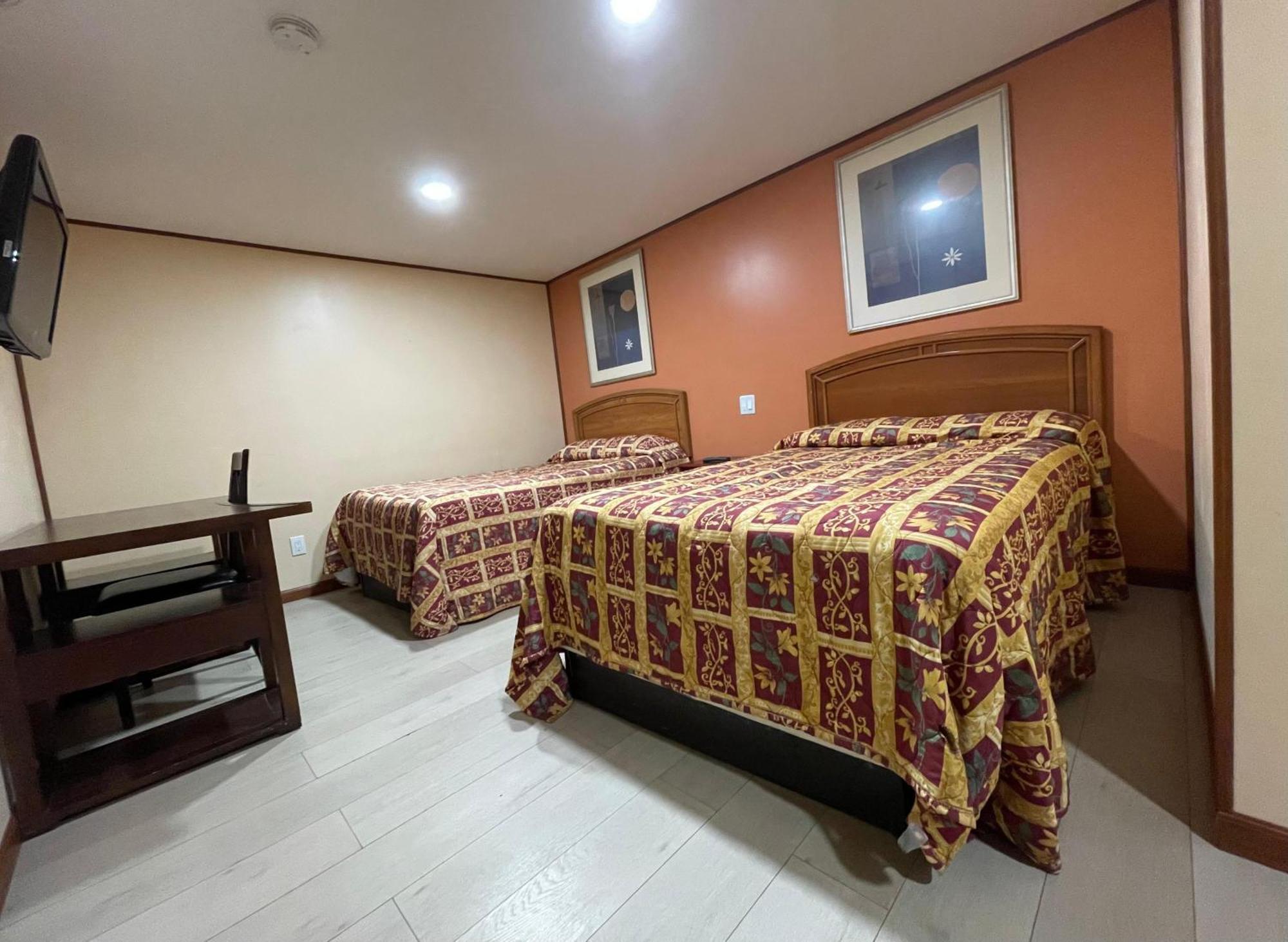 Travelers Motor Lodge North Smithfield Екстер'єр фото